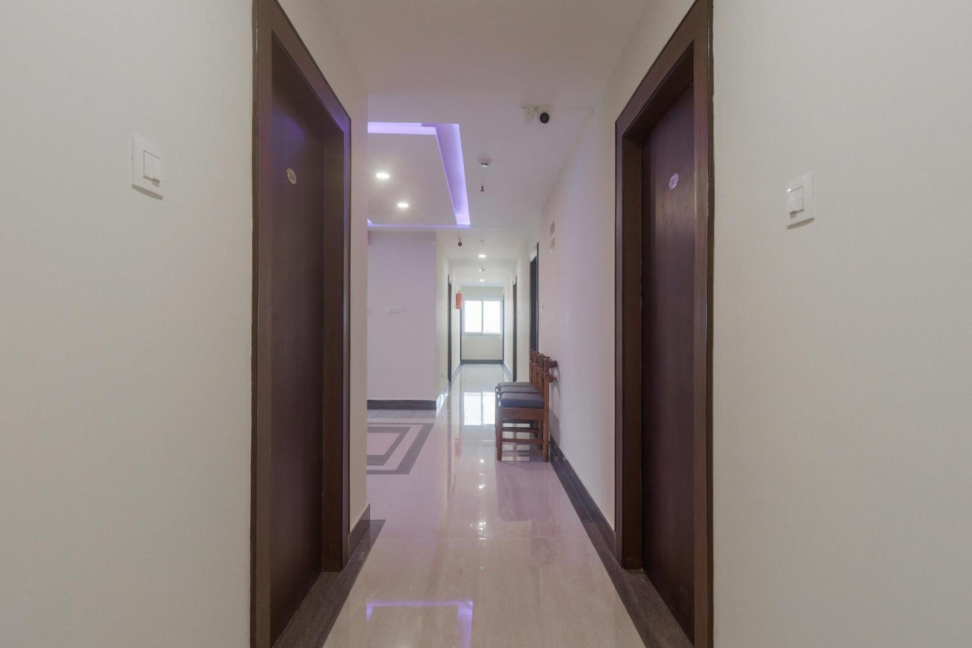 Townhouse Dj Grand Hotel Tirupati Exterior photo